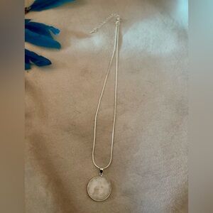 Elegant Silver Pendant Necklace(Quartz)